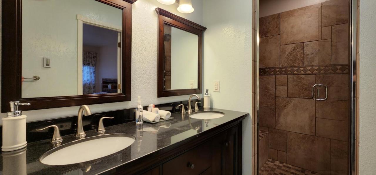 Trinity Escapes - Two Bedroom Two Bathroom Full Apartment Near Airport Anchorage Kültér fotó