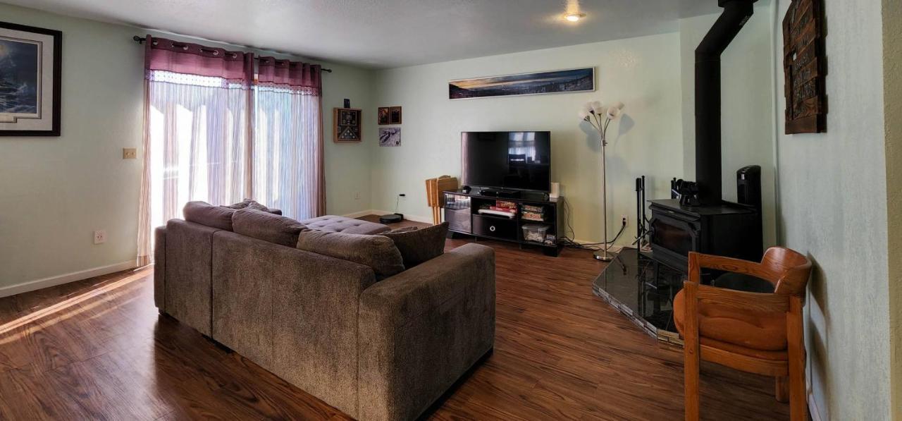 Trinity Escapes - Two Bedroom Two Bathroom Full Apartment Near Airport Anchorage Kültér fotó